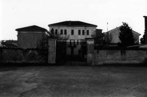 Villa Via Cesare Cantù 64 - complesso