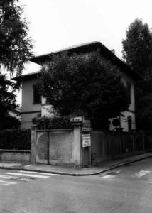 Villa Via Roma 5, angolo Via Invernizzi