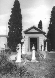 Cimitero Via N. Sauro - complesso