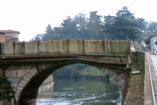 Ponte sul Naviglio