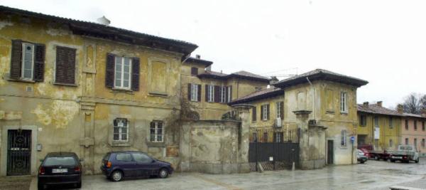 Villa Corones, Gabuzzi, Massari Pisani Dossi - complesso