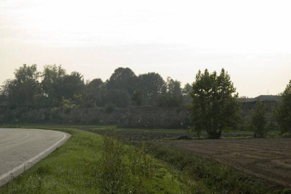 Mura e bastioni di Bozzolo (resti)