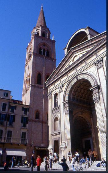 Campanile della basilica di S. Andrea