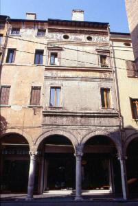 Casa Piazza Guglielmo Marconi 13-14