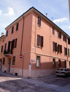 Casa Via Massari 28