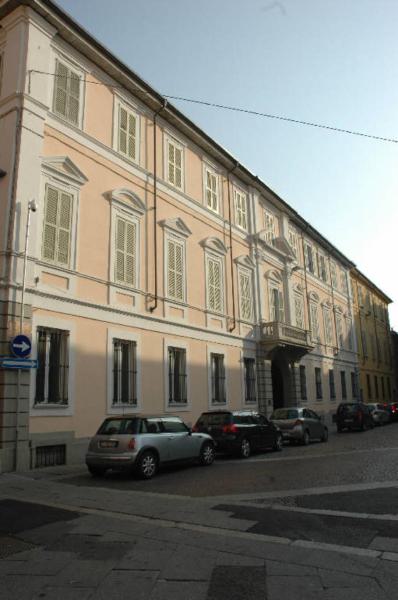 Palazzo Piazza Cesare Battisti 1