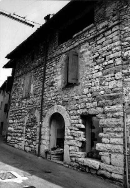 Palazzo di epoca medioevale Via C. B. di Cavour - complesso