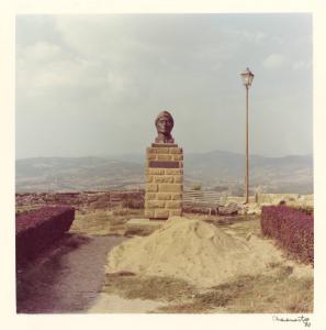 Poppi - monumento a Dante Alighieri