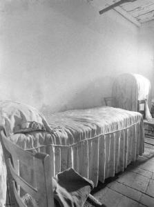 Barbarano Romano - interno domestico - letto