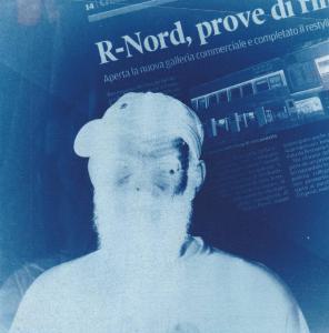 R-Nord. Ritratto maschile: uomo con cappello - Articolo di cronaca - Modena - Condominio R-Nord