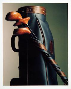 Campagna pubblicitaria per Trussardi Accessori - Pelletteria - Sport - Sacca da golf in pelle: tre mazze da golf