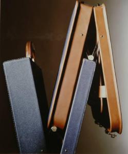 Campagna pubblicitaria per Trussardi Accessori - Pelletteria - Due borse ventiquattrore in pelle