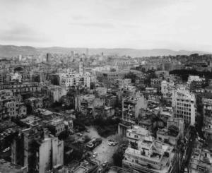Beirut. Veduta - edifici semidistrutti e fatiscenti