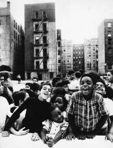 New York - Harlem - gruppo di bambini negri