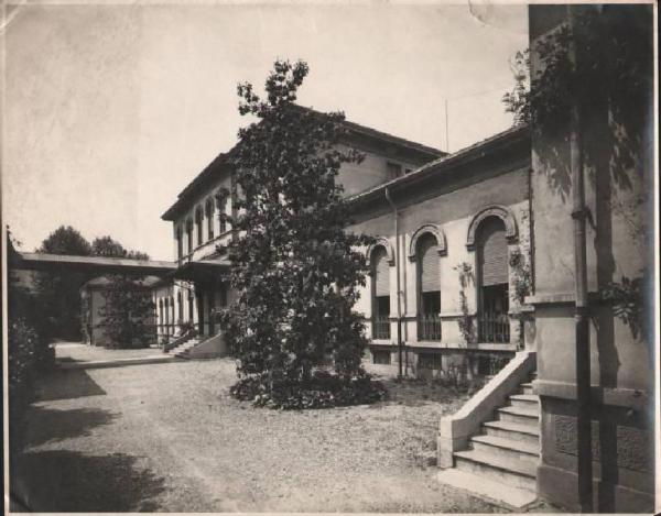 Milano - Istituto Derelitti di via Settembrini - Infermeria e asilo