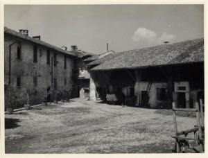 Segrate/ Rovagnasco - Cascina Catenaccio - Casa padronale e colonica con stallone e stalla