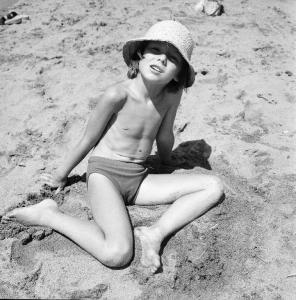 Ritratto infantile - Bambina in spiaggia