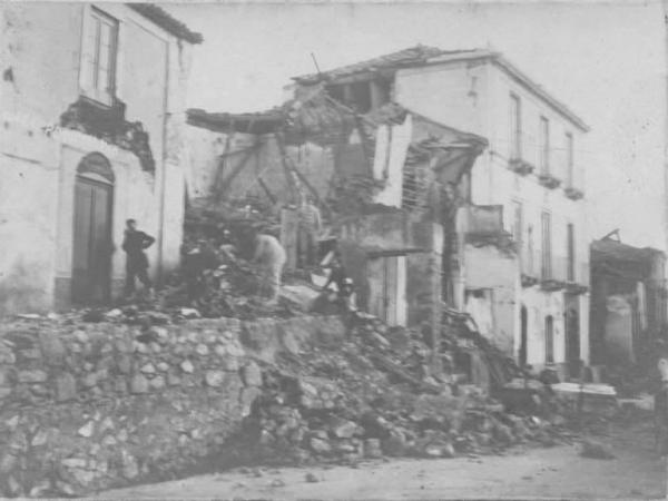 Musolino, Giuseppe - Negozio - Danni da terremoto -- Villa San Giovanni / Villa San Giovanni - Edifici - Danni da terremoto