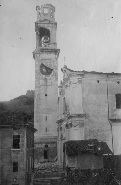 Velo d'Astico - Chiesa e campanile - Danni di guerra