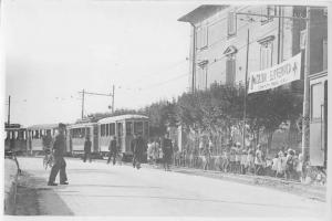 Fanciulli - Trasporto - Impiego di trams -- Bergamo - Polaresco