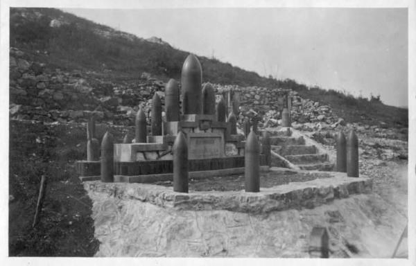 Esercito austriaco - Cimitero di guerra - Monumento ai caduti -- Vallone Carsico