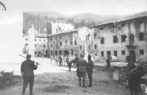 Slovenia - Canale d'Isonzo - Edifici - Danni di guerra / Slovenia - Canale d'Isonzo - Occupazione italiana