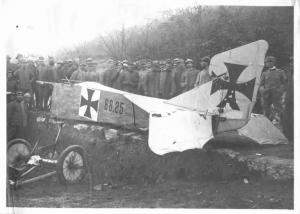 Aviazione militare austriaca - Aeroplano - Abbattimento da parte dell'esercito italiano -- Slovenia - Monte Nad Logen