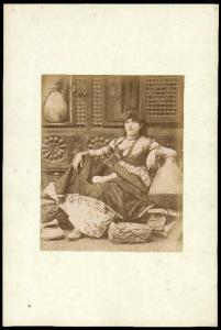 Ritratto femminile - Donna seduta - Egitto