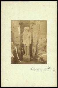 Scultura - Colosso di Ramses II con la regina Nefertari - Egitto - Luxor - Tempio di Amon, Mut e Khons - Corte di Ramses II