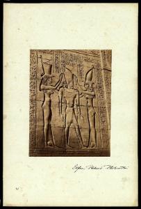 Bassorilievo - Faraone Tolomeo VI Filometore incoronato da due divinità - Egitto - Idfu - Tempio di Horus