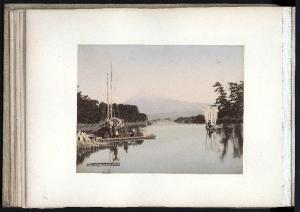 Giappone - Tagonura - Veduta del Monte Fuji / Giappone - Tagonura - Veduta del fiume Numa con imbarcazioni