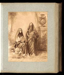 Ritratto femminile - Due donne velate - Egitto