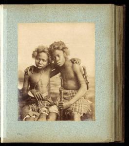 Ritratto di bambini - Due bambini in costume da guerrieri del Sudan - Egitto