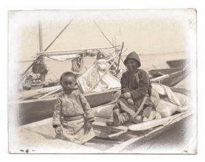 Guerra russo-giapponese - Ritratto di bambini - Due bambini Gold in una imbarcazione sul fiume Amur - Russia - Manciuria - Khabarovsk
