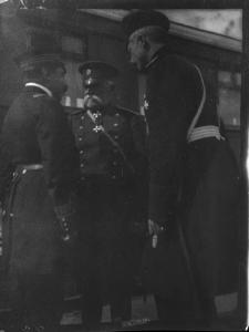 Guerra russo-giapponese - Ritratto di gruppo maschile - Militare - a sinistra Capitano di fregata Josè Moneta, al centro Generale Nikolaj Petrovic Linevic