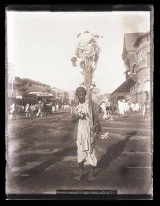 Ritratto maschile - Venditore ambulante di girandole - India Britannica - Bombay (?)