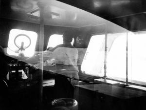 Groenlandia occidentale - Nord dell'Oceano Atlantico - Baia di Baffin - Barca - "Franz Terzo" - Cabina di pilotaggio - Uomo