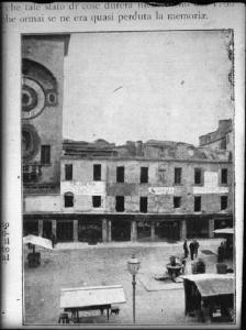 Mantova - Piazza Erbe - Abitazioni di copertura della Rotonda di S. Lorenzo