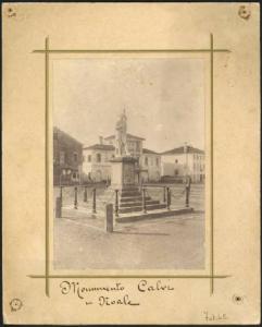 Noale - Piazza Maggiore - Monumento a Pietro Fortunato Calvi