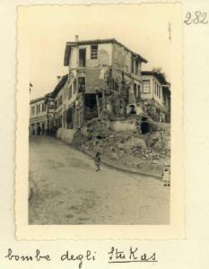 Castoria - Quartiere danneggiato dai bombardamenti