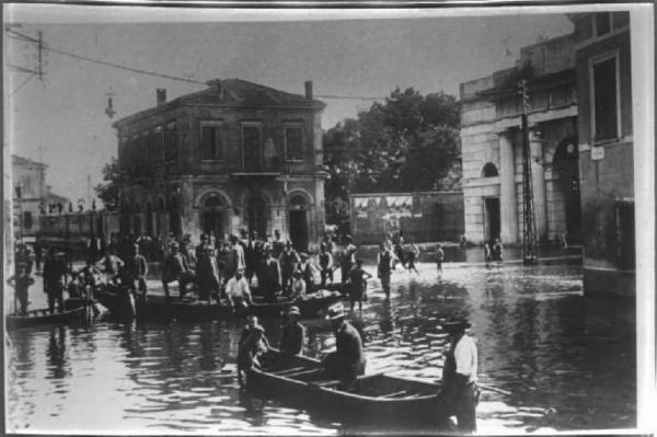 Mantova - Corso Vittorio Emanuele II - Porta Pradella - Alluvione