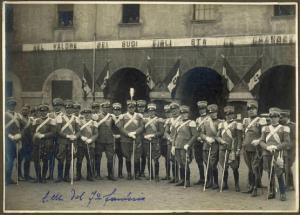 Prima guerra mondiale - Ritratto di gruppo maschile - Militari - Stato Maggiore del 7° fanteria brigata Cuneo