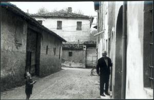 Acquanegra sul Chiese - Vicolo Facchinelli - Gianni Bosio e Carlo Bellamio
