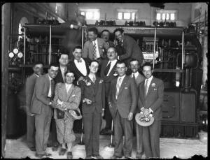 Visita dell'ordine degli ingegneri - Ritratto di gruppo - Bagnolo S. Vito - Impianto idrovoro della Travata - Sala macchine