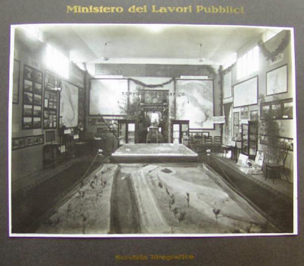 Napoli - Mostra nazionale delle bonifiche - Sala dedicata al Servizio idrografico