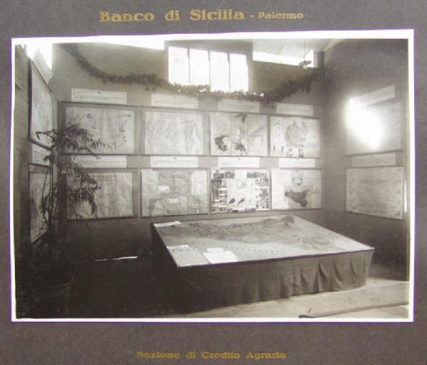 Napoli - Mostra nazionale delle bonifiche - Sala dedicata al Banco di Sicilia di Palermo - Sezione di credito agrario