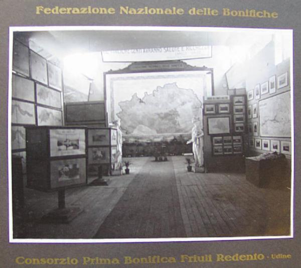 Napoli - Mostra nazionale delle bonifiche - Sala dedicata alla Federazione nazionale delle bonifiche - Consorzio della prima bonifica del Friuli redento di Udine