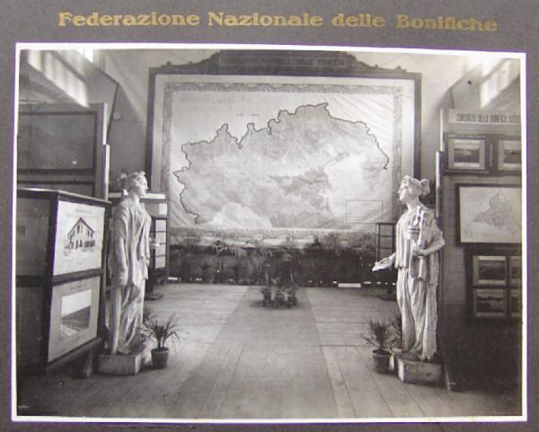 Napoli - Mostra nazionale delle bonifiche - Sala dedicata alla Federazione nazionale delle bonifiche