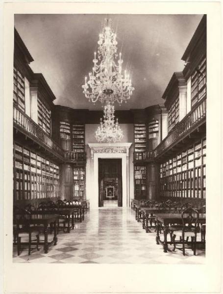 Mantova - Biblioteca Comunale Teresiana - Prima Sala Teresiana