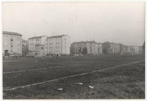 Mantova - Quartiere Due Pini - Campo di calcio - Partita di calcio